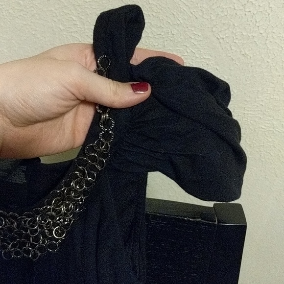 Black top - Picture 4 of 4